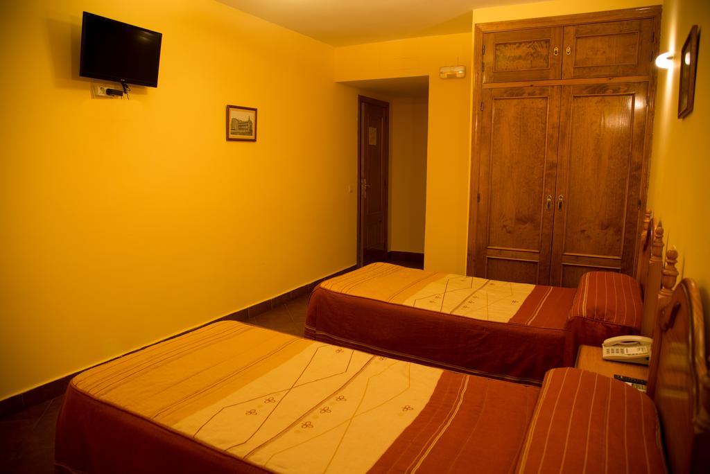 Hostal Hueso Trujillo Luaran gambar