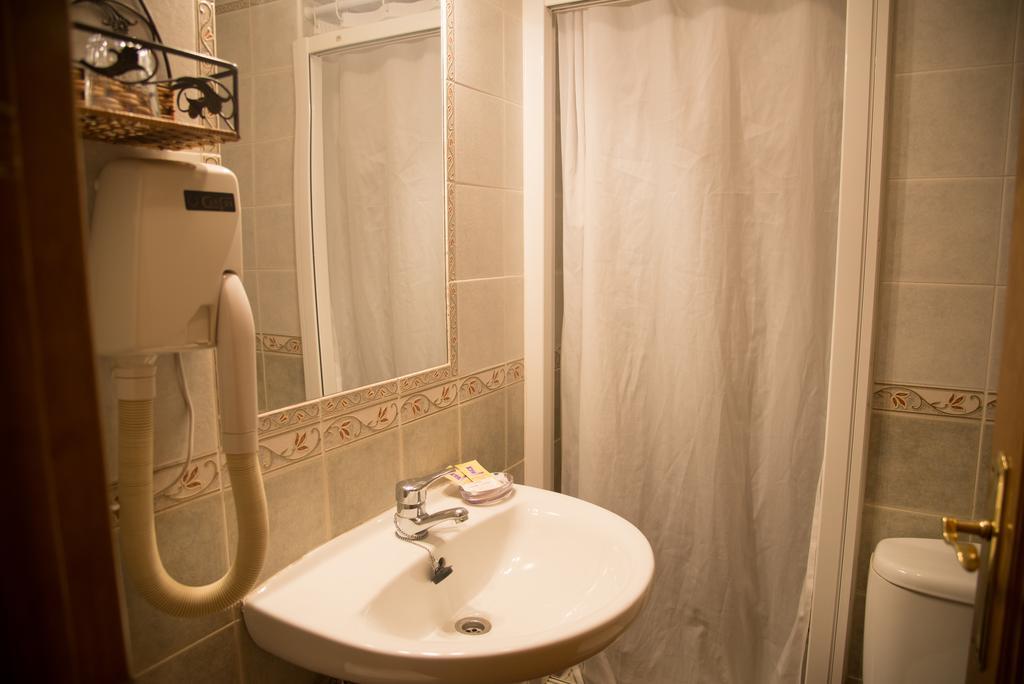 Hostal Hueso Trujillo Luaran gambar