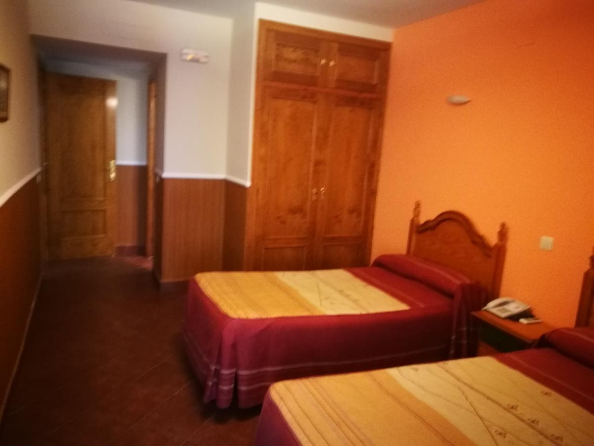Hostal Hueso Trujillo Luaran gambar