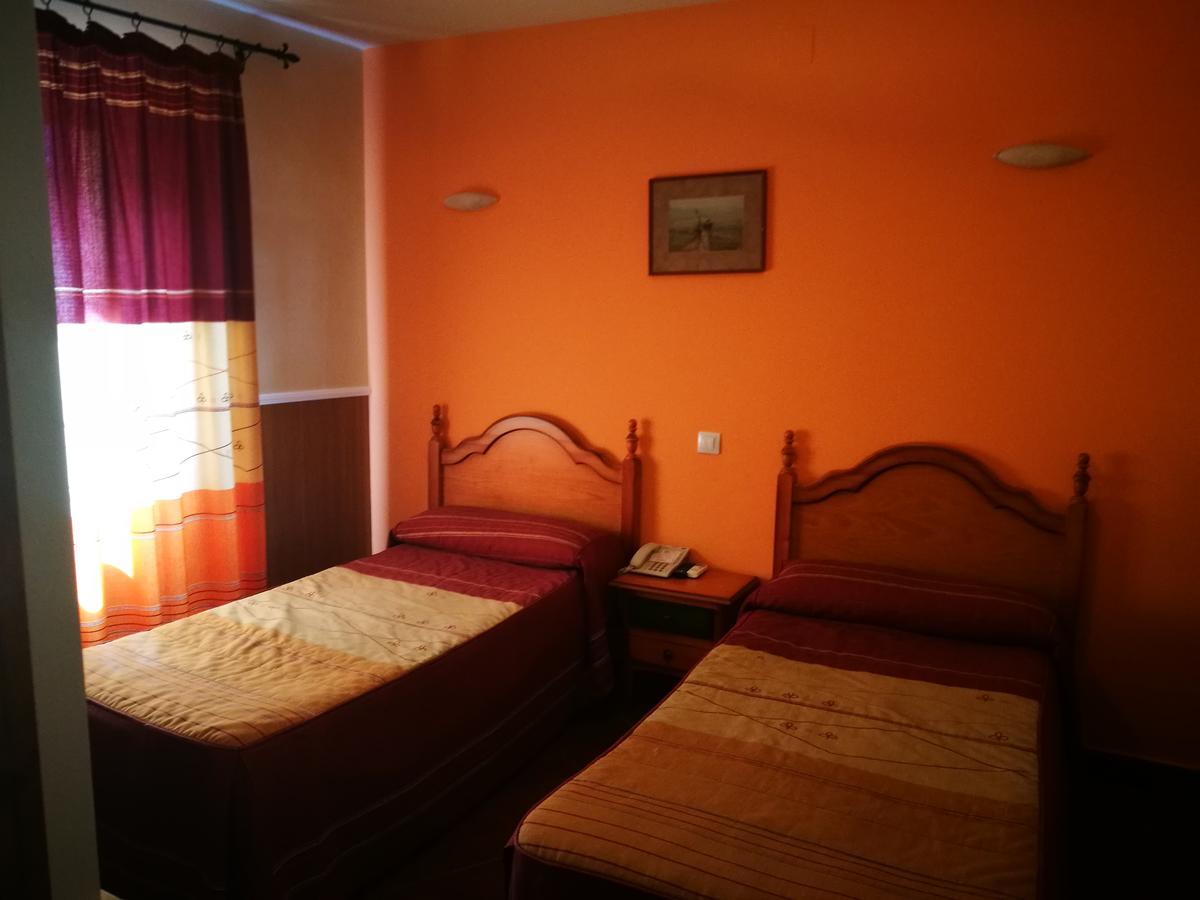Hostal Hueso Trujillo Luaran gambar