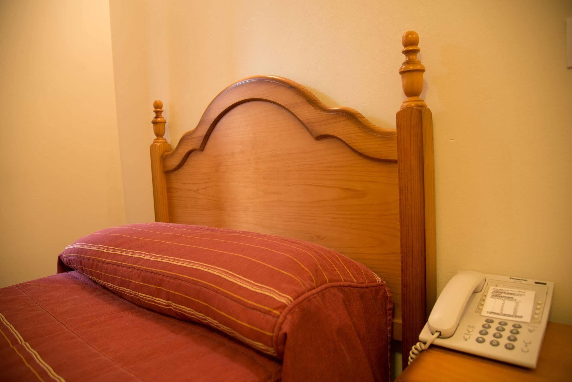 Hostal Hueso Trujillo Luaran gambar