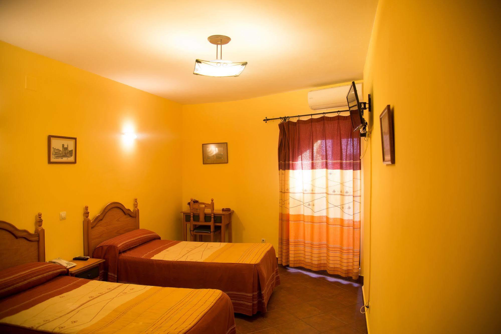 Hostal Hueso Trujillo Luaran gambar