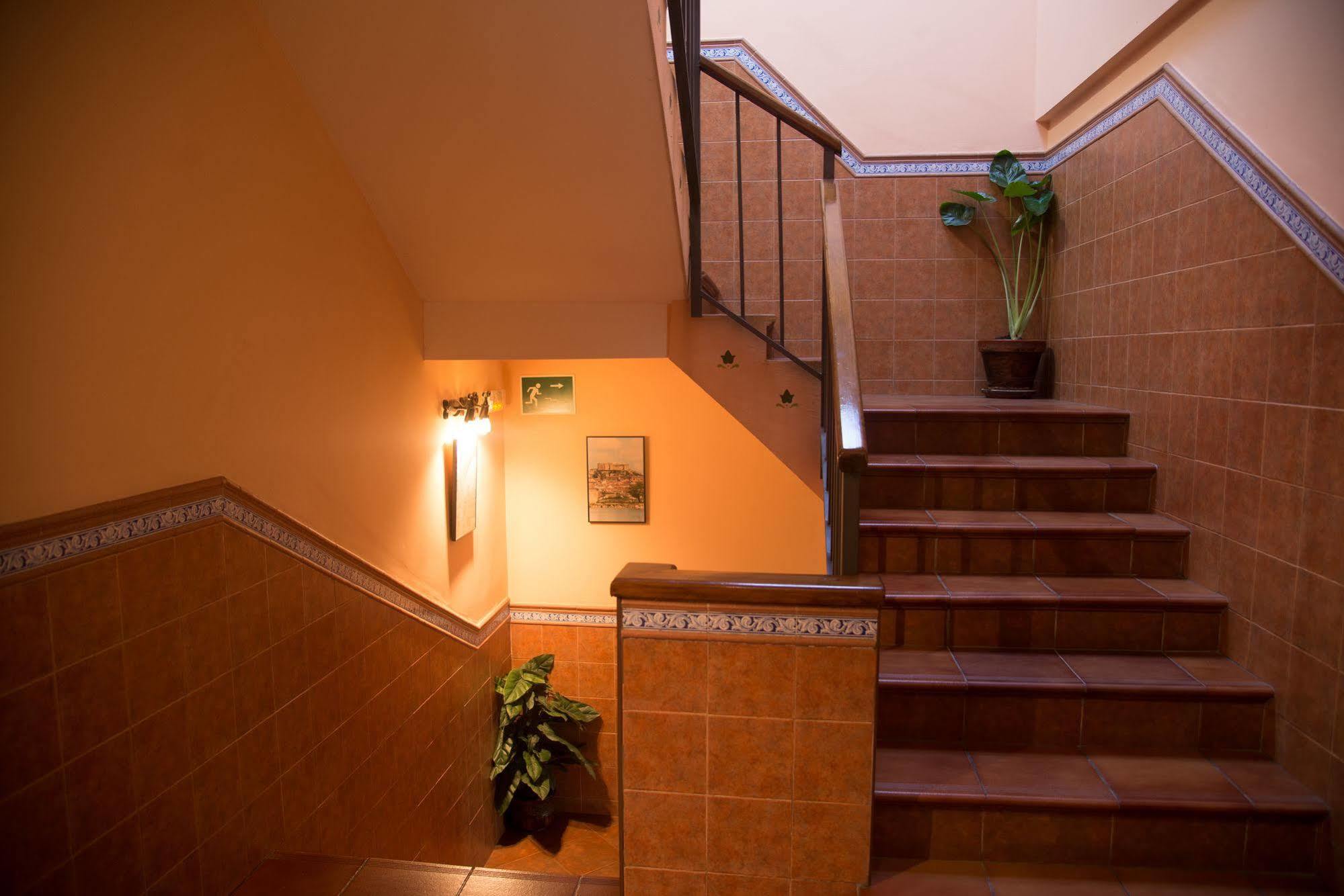Hostal Hueso Trujillo Luaran gambar